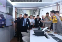 Wakapolda Metro Jaya meninjau Pos Pelayanan Bandara Soekarno-Hatta dan layanan pindah terminal gratis saat mudik Lebaran 2026. (Posnews/Ist)