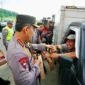 Kapolri Listyo Sigit Prabowo meninjau kesiapan arus mudik Lebaran 2026 di Gerbang Tol Kalikangkung Jawa Tengah bersama jajaran kepolisian dan stakeholder terkait. (Posnews/Ist)