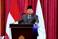 Prabowo Subianto memberikan arahan kepada para menteri saat sidang kabinet di Istana Negara, Jakarta. (Posnews/Biro Pers)