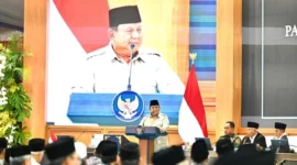 Presiden Prabowo Subianto berbuka puasa bersama Rais Aam PBNU, Ketua Umum Muhammadiyah, dan Ketua Umum MUI di Istana Merdeka, Jakarta. (Posnews/Setpres)
