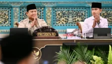 Presiden Prabowo Subianto memberikan arahan terkait konsumsi bahan bakar minyak (BBM) di tengah konflik global. (Posnews/Biro Pers)