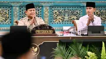 Presiden Prabowo Subianto memberikan arahan terkait konsumsi bahan bakar minyak (BBM) di tengah konflik global. (Posnews/Biro Pers)