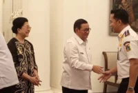 Ribuan ASN DKI Jakarta mengantre mengikuti halalbihalal di Balai Kota pada hari pertama kerja usai Lebaran 2026, (Posnews/Ist)