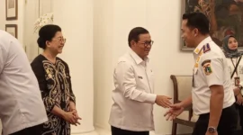 Ribuan ASN DKI Jakarta mengantre mengikuti halalbihalal di Balai Kota pada hari pertama kerja usai Lebaran 2026, (Posnews/Ist)