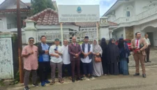KCD Pendidikan Wilayah I Jawa Barat Merilis SK Gubernur Jawa Barat Dedi Mulyadi Menerbitkan Pembatalan Ijin SMK IDN Bogor Yang Diduga Bermasalah & Cacat Hukum ke Para Wali Santri, Jumat 06 Maret 2026. (Posnews/MR)