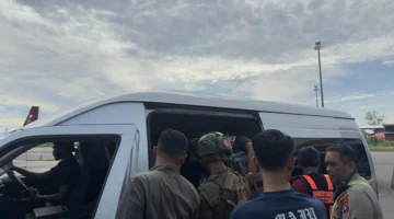 Satgas Damai Cartenz menangkap pelaku KKB terkait serangan berdarah di Mile 50 Tembagapura Papua Tengah. (Posnews/Ist)