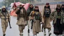 Pecahnya perang saudara sesama tetangga. Afghanistan mengerahkan pertahanan udara untuk menghalau jet tempur Pakistan di Kabul, menandai eskalasi militer terburuk di perbatasan sepanjang 2.600 kilometer. Dok: Istimewa.