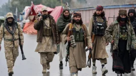 Pecahnya perang saudara sesama tetangga. Afghanistan mengerahkan pertahanan udara untuk menghalau jet tempur Pakistan di Kabul, menandai eskalasi militer terburuk di perbatasan sepanjang 2.600 kilometer. Dok: Istimewa.