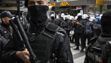 Pembersihan jaringan teror. Otoritas keamanan Turki menangkap hampir 200 tersangka Daesh di 34 provinsi guna merespon serangan bersenjata di depan Konsulat Israel di Istanbul pada awal April 2026. Dok: Istimewa.