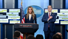 Koreksi kebijakan dagang. Bea Cukai AS meluncurkan sistem CAPE guna mengembalikan dana tarif sebesar $166 miliar kepada ratusan ribu importir setelah Mahkamah Agung menyatakan kebijakan tarif global Donald Trump inkonstitusional. Dok: Istimewa.