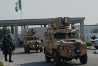 Bencana di jam sibuk. Operasi anti-teror militer Nigeria berubah menjadi tragedi kemanusiaan setelah serangan udara menghantam pasar mingguan di desa Jilli, memicu kekhawatiran jatuhnya 200 korban jiwa warga sipil. Dok: Istimewa.