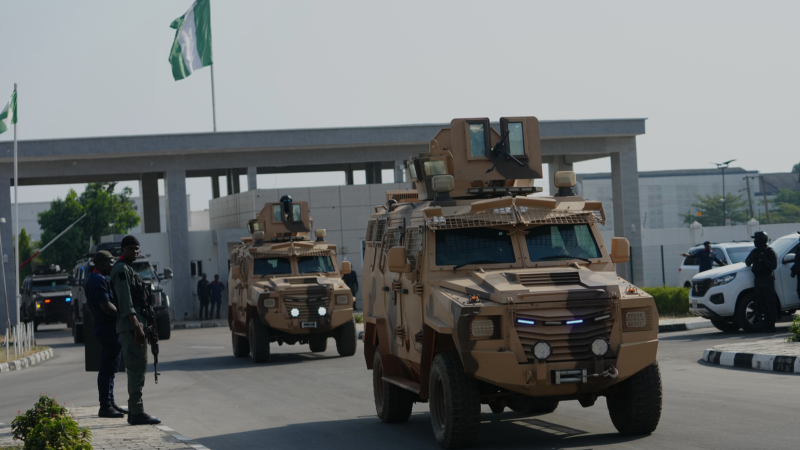 Bencana di jam sibuk. Operasi anti-teror militer Nigeria berubah menjadi tragedi kemanusiaan setelah serangan udara menghantam pasar mingguan di desa Jilli, memicu kekhawatiran jatuhnya 200 korban jiwa warga sipil. Dok: Istimewa.