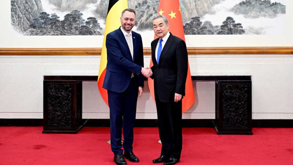 Misi mediasi di Beijing. Menteri Luar Negeri China Wang Yi mendorong Belgia untuk memainkan peran konstruktif dalam menyelesaikan perselisihan ekonomi antara China dan Uni Eropa melalui dialog dan konsultasi. Dok: Istimewa.
