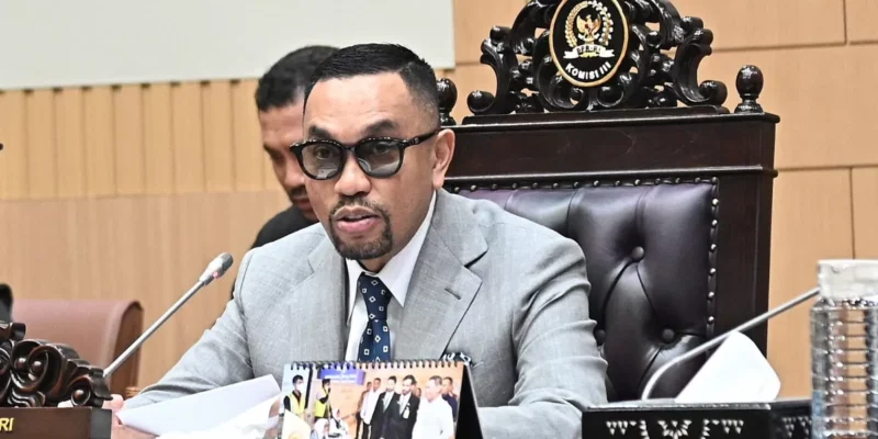 Ahmad Sahroni, KPK gadungan, pemerasan Rp300 juta, Polda Metro Jaya, penipuan pejabat, berita kriminal Jakarta, kasus pemerasan. (Posnews/Ist)