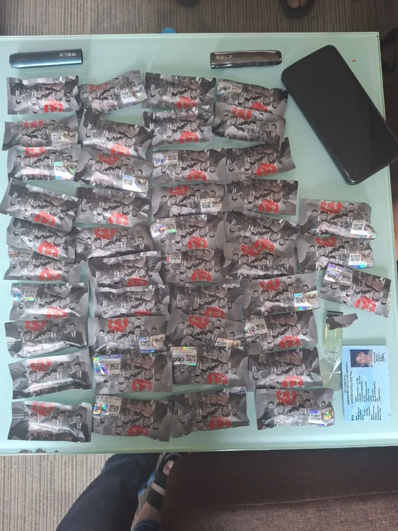 Barang bukti 43 cartridge etomidate hasil pengungkapan Bareskrim di Pekanbaru. (Posnews/Ist)