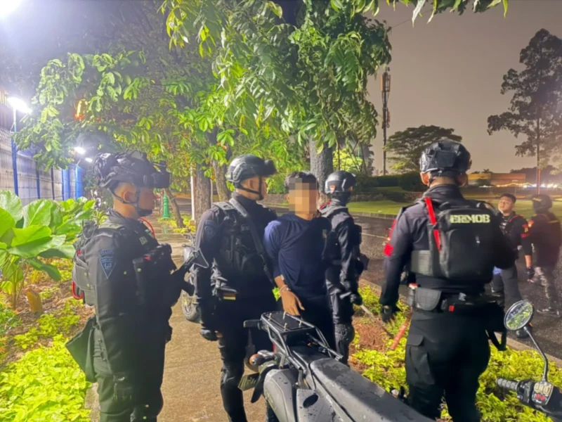 Brimob Gagalkan Tawuran di Cikarang Bekasi, 2 Remaja Ditangkap. (Posnews/Ist)