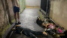 Dua ART nekat melompat dari lantai 4 kos di Benhil Jakarta Pusat, satu tewas dan satu luka parah saat dievakuasi warga dan petugas. (Posnews/Ist)