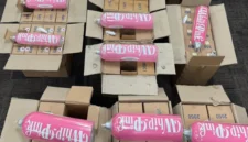 Polisi menggerebek pabrik gas N2O Whippink ilegal di Jakarta. (Posnews/Ist)