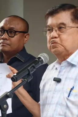 JK Bantah Tuduhan Danai Isu Ijazah Jokowi Rp5 Miliar, Siap Laporkan ke Bareskrim