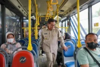 Harga BBM Melonjak, Warga Jakarta Diminta Gunakan Transportasi Umum. (Posnews/Kominfo)