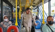 Harga BBM Melonjak, Warga Jakarta Diminta Gunakan Transportasi Umum. (Posnews/Kominfo)