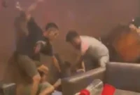 Suasana ricuh di diskotek Toraja Utara saat terjadi baku hantam. (Posnews/Ist)