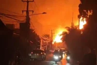 Kobaran api melalap SPBE Cimuning di Mustika Jaya Bekasi hingga menyebabkan belasan korban luka bakar. (Posnews/ist)