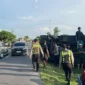 Kondisi bus rombongan calon jemaah haji yang terguling di Jalan Lintas Belitang OKU Timur setelah diduga sopir kehilangan konsentrasi saat berkendara. (Posnews/Ist)