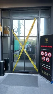 Garis polisi terpasang di Pintu Utama THM NCO Living Bali