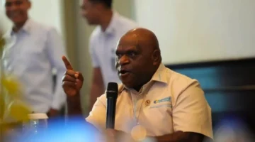 Menteri HAM Natalius Pigai memberikan pernyataan terkait kebebasan berpendapat. (Posnews/Ist)