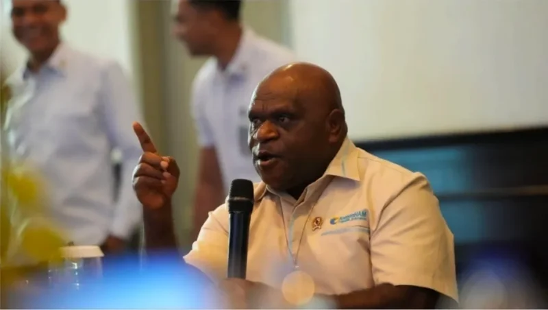 Menteri HAM Natalius Pigai memberikan pernyataan terkait kebebasan berpendapat. (Posnews/Ist)