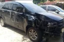 Mobil Toyota Innova menabrak kerumunan siswa SD di depan SDN Sukaratu 5 Pandeglang hingga menimbulkan korban jiwa. (Posnews/Ist)
