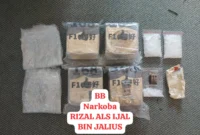 Barang bukti sabu 4 kilogram dan pil ekstasi hasil penggerebekan jaringan narkoba oleh Bareskrim Polri di Pekanbaru Riau. (Posnews/Ist)