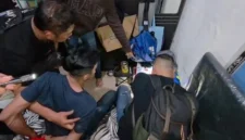 Pelaku pencurian rumah kosong di Tangerang diamankan polisi beserta barang bukti. (Posnews/Ist)