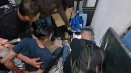 Pelaku pencurian rumah kosong di Tangerang diamankan polisi beserta barang bukti. (Posnews/Ist)