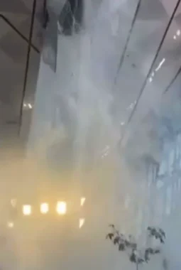 Cuaca Ekstrem Hantam Bandara Soetta, 12 Penerbangan Dialihkan dan Atap Terminal 3 Jebol