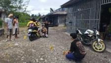 Petugas Satgas Operasi Damai Cartenz melakukan olah TKP usai percobaan penembakan warga di kawasan ruko Dekai, Yahukimo, Papua Pegunungan. (Posnews/Ist)
