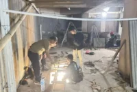 Petugas kepolisian melakukan olah TKP di proyek bangunan TB Simatupang Jakarta Selatan. (Posnews/Ist)