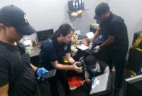 Polisi Bareskrim menggerebek klub malam di Bali dan menangkap tersangka narkoba serta menyita ekstasi dan sabu. (Posnews/Ist)