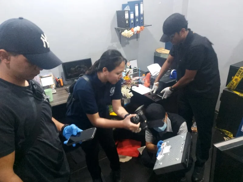 Polisi Bareskrim menggerebek klub malam di Bali dan menangkap tersangka narkoba serta menyita ekstasi dan sabu. (Posnews/Ist)