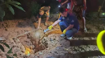 Polisi melakukan olah TKP penemuan jasad korban mutilasi di kebun wilayah Lahat Sumatera Selatan. (Posnews/Ist)