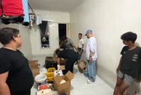 Polisi menggerebek pabrik kosmetik ilegal di Dramaga Bogor. (Posnews/Ist)