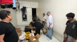 Polisi menggerebek pabrik kosmetik ilegal di Dramaga Bogor. (Posnews/Ist)