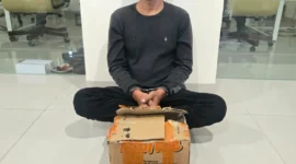 Polisi Bareskrim menunjukkan barang bukti sabu 5 kg hasil pengungkapan jaringan narkoba di Makassar.(Posnews/Ist)