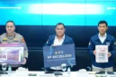 Petugas Bareskrim Polri menunjukkan barang bukti kasus jaringan phishing internasional berupa perangkat komputer dan aset miliaran rupiah.(Posnews/Ist)