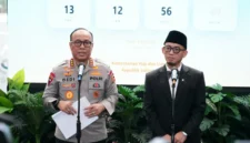 Wakapolri Komjen Pol Dedi Prasetyo dengan Wakil Menteri Haji dan Umrah Dahnil Anzar Simanjuntak bentuk Satgas Haji 2026 di Jakarta. (Posnews/Ist)