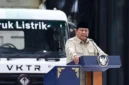 Presiden Prabowo Subianto saat meresmikan pabrik kendaraan listrik di Magelang. (Posnews/Biro Pers Setpres)