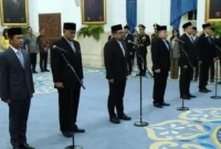 Presiden Prabowo Subianto melantik Dudung Abdurachman sebagai Kepala KSP di Istana Negara. (Posnews/Setpres)
