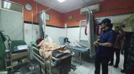 Puluhan siswa MTs Al Inayah Cilegon mendapat perawatan di puskesmas akibat dugaan keracunan makanan MBG. (Posnews/Ist)