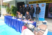 Aksi Nekat Subuh Hari. Mantan Pegawai Gasak Isi Depot Air, Kabur ke Lampung.(Posnews/Ist)